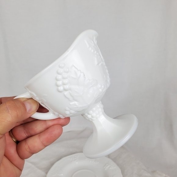 VTG Indiana Colony co Milk glass Harvest grape footed creamer / saucer - Picture 8 of 13
